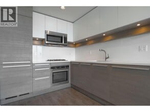 Building Photo - 4485 Skyline Dr