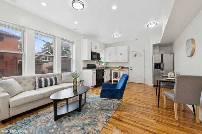 Foto del edificio - 3849 W Ainslie St