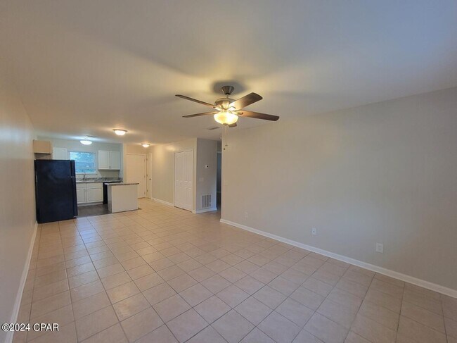 Foto del edificio - 5820 Hickory St