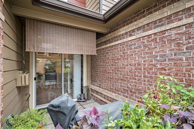 Building Photo - 6492 Silver Mesa Dr