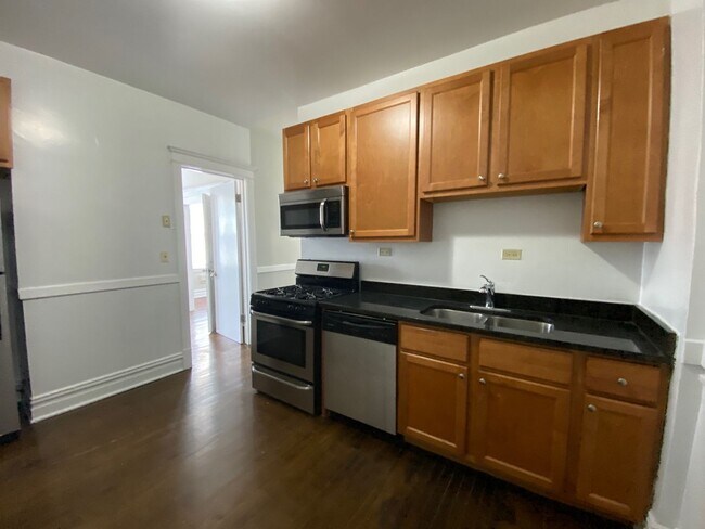 Foto del edificio - Lakeview 2BR! Near Brown Line & Whole Foods!