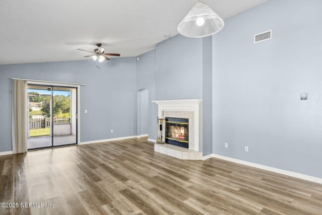 Foto del edificio - 8047 Beaver Creek Dr