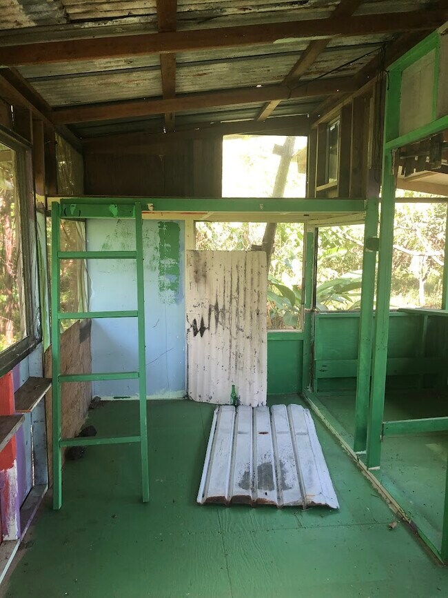 1249064906 KaimuChain of Craters Rd Unit 7 Freddolino (torn down