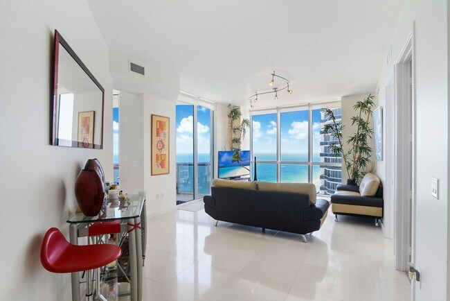 Foto del edificio - 18201 Collins Ave