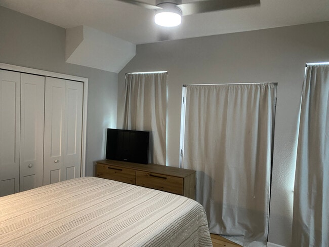 Photo - 523 E Livingston St House