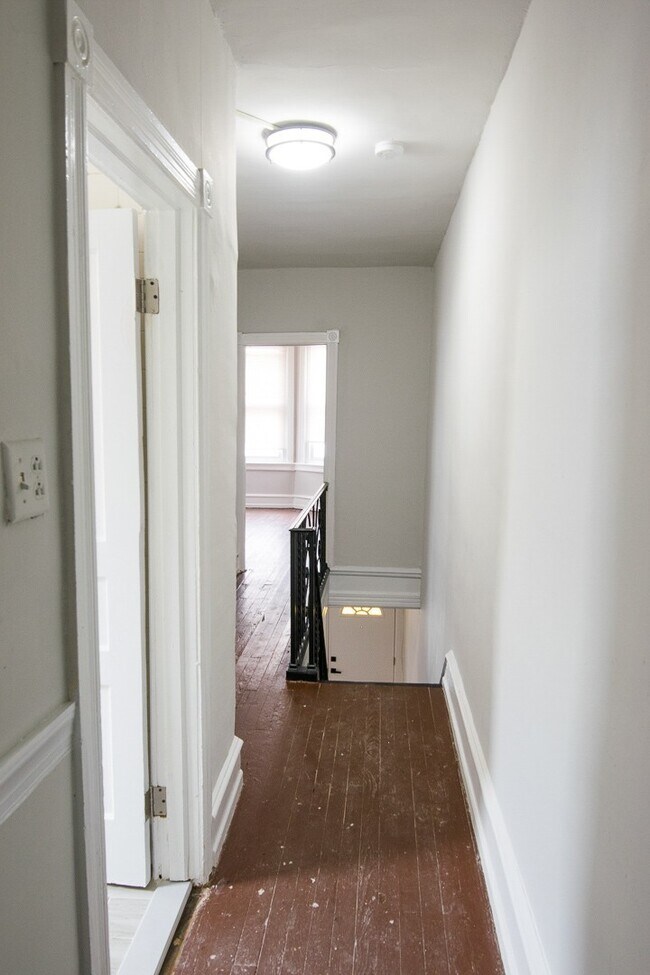 Building Photo - Newly renovated three bedroom house