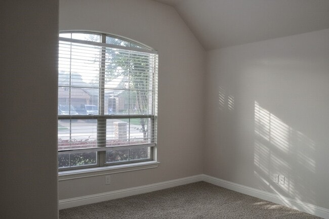 Building Photo - 5709 Ridgepass Ln