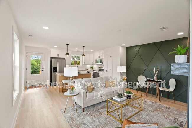 Photo - 103 Rayon Dr House