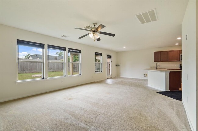 Building Photo - 7239 Mountain Prairie Dr