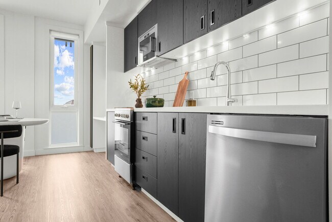 Building Photo - FUZE Woodstock