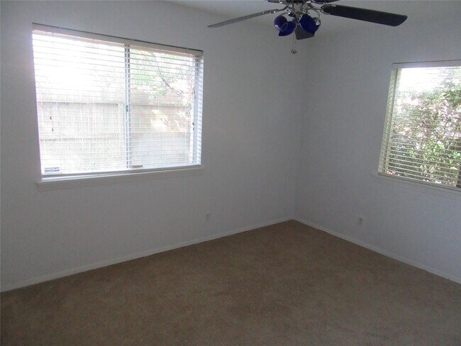 Foto del edificio - 2912 25th St N