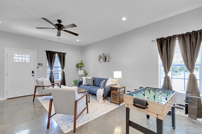 Building Photo - 5954 Midterm Rental