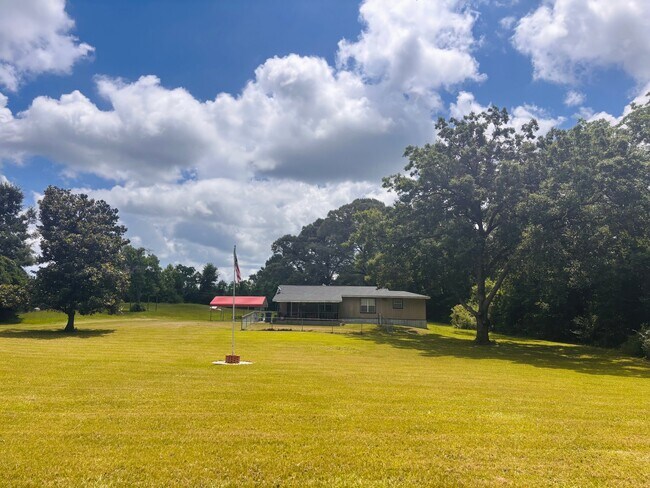 Foto del edificio - 1761 Bass Rd