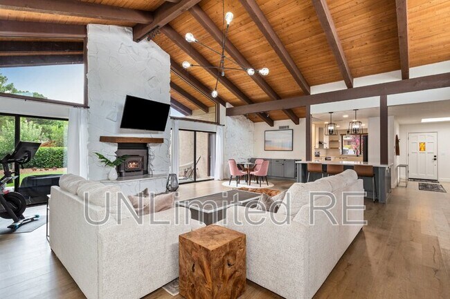 Foto del edificio - 190 Castle Rock Rd
