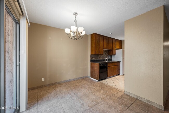 Foto del edificio - 5525 E Thomas Rd