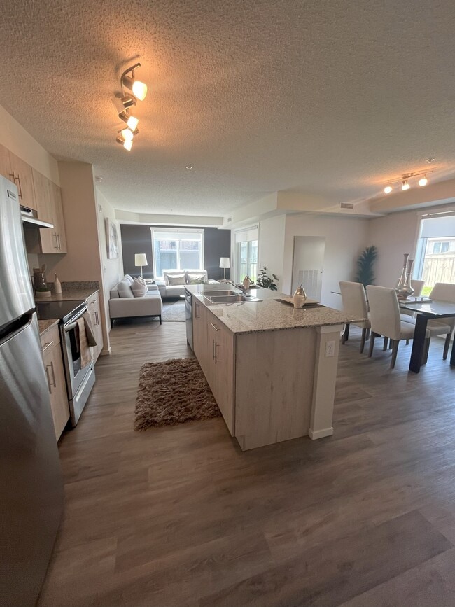 Building Photo - Pointe at Cameron Heights