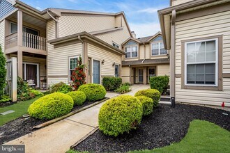 Building Photo - 155 Steeplechase Ct