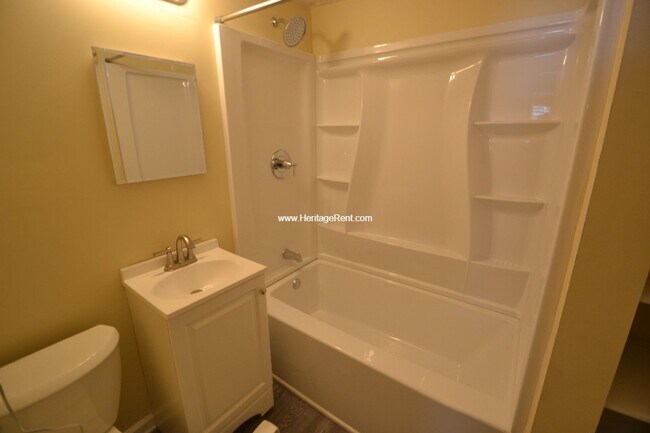 Foto del edificio - Great Ranch with Large Garage and Central Air