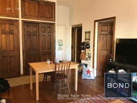 Building Photo - Spacious One Bedroom With In-Unit Laundry!
