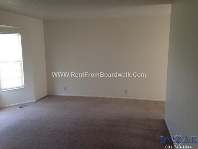 Building Photo - Spacious 2 Bed 2 Bath Magna Duplex With Pr...