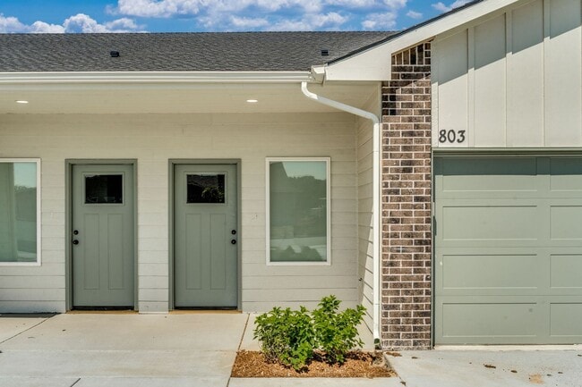Building Photo - Fox Ridge Marley