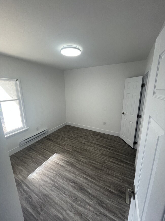 Building Photo - 45562 Kipp Ave