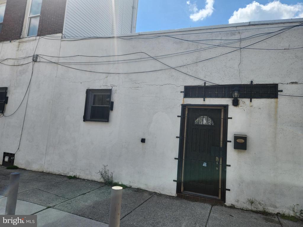 Primary Photo - 1423 Dickinson St