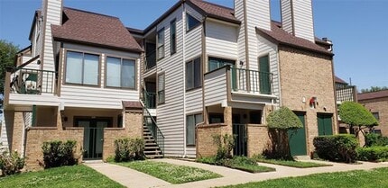 Building Photo - 2312 Balsam Dr