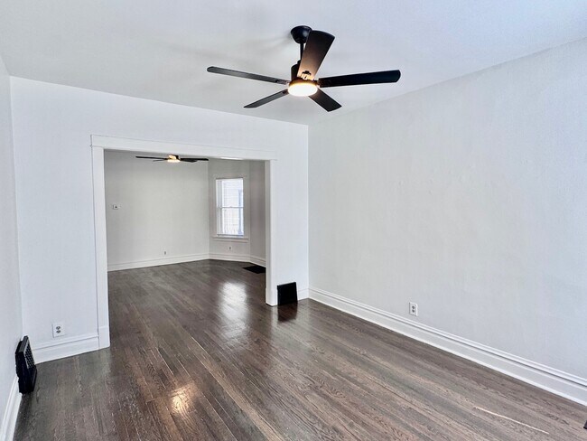 Building Photo - 2047 N Lavergne Ave