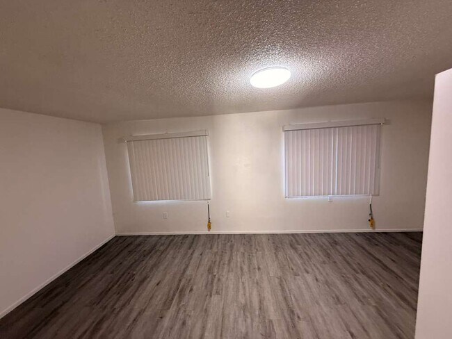 Foto del edificio - 236-254 S Ave 24