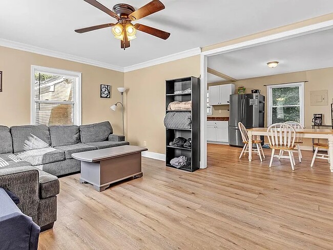 Building Photo - 3704 Friar Tuck Rd