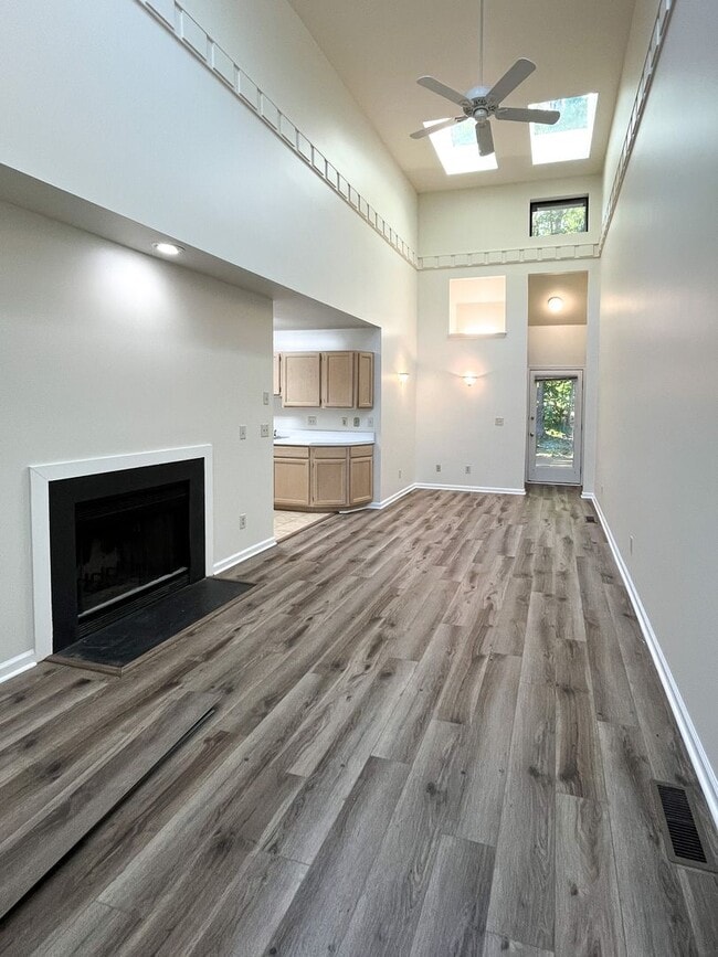 Building Photo - 105 Tintern Ct