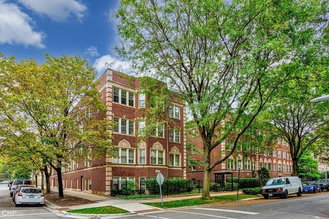 Building Photo - 6133 N Hoyne Ave