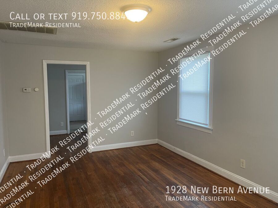 Primary Photo - Newly Renovated 2 Bed, 1 Bath Apartment fo...