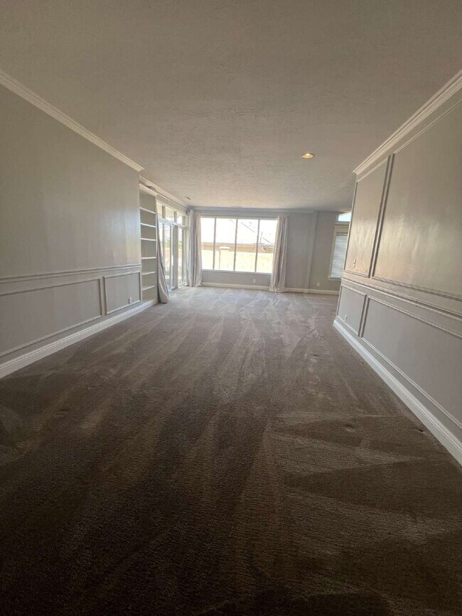 Foto del edificio - "Spacious 4-Bed Oasis with 3.5 Baths in Charming St. George!"