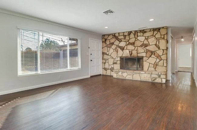 Building Photo - 6791 Alamo Way