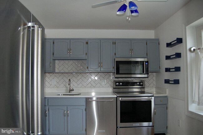 Building Photo - 31 Gold Kettle Ct