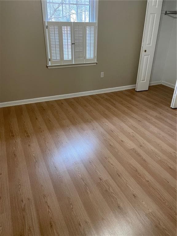 Foto del edificio - 240 W Huntington Rd