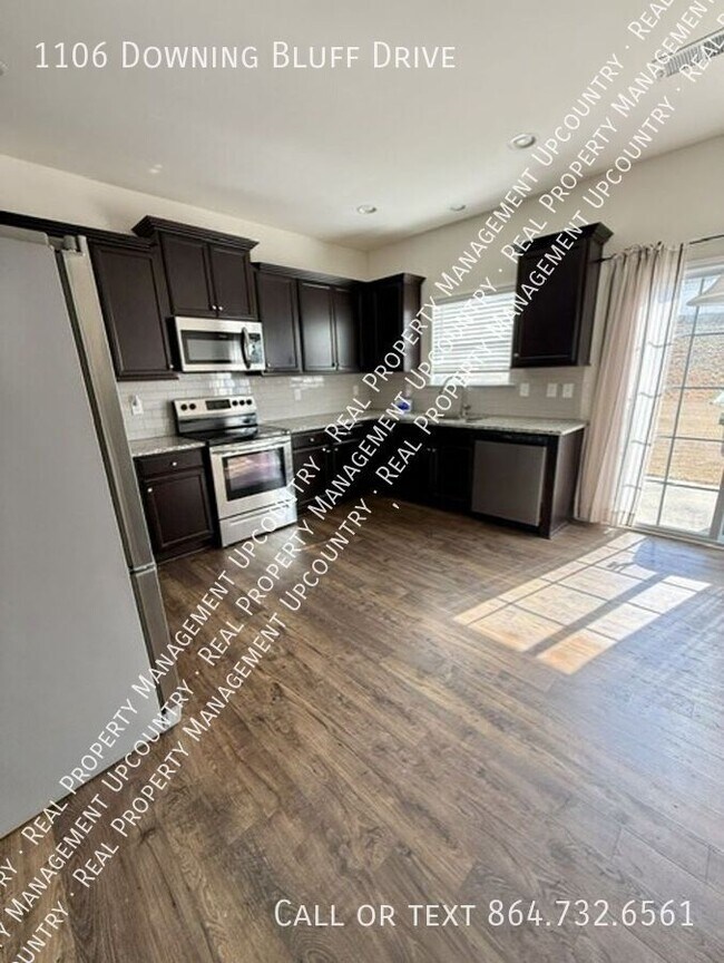 Foto del edificio - 1106 Downing Bluff Dr