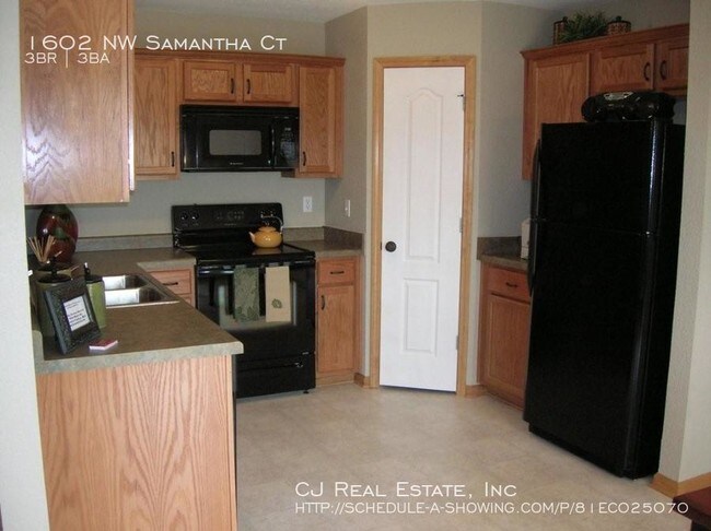 Foto del edificio - 1602 NW Samantha Ct