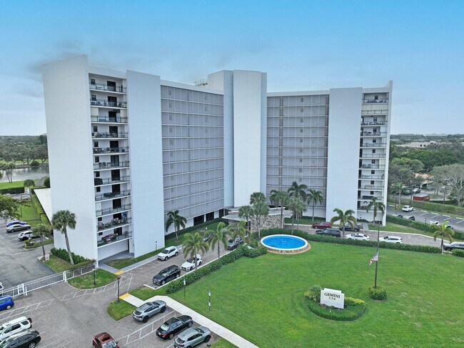 Foto del edificio - 336 Golfview Rd
