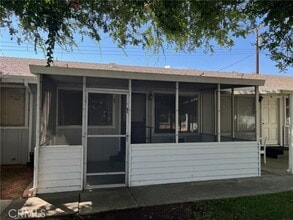 Building Photo - 150 E Lakeshore Dr