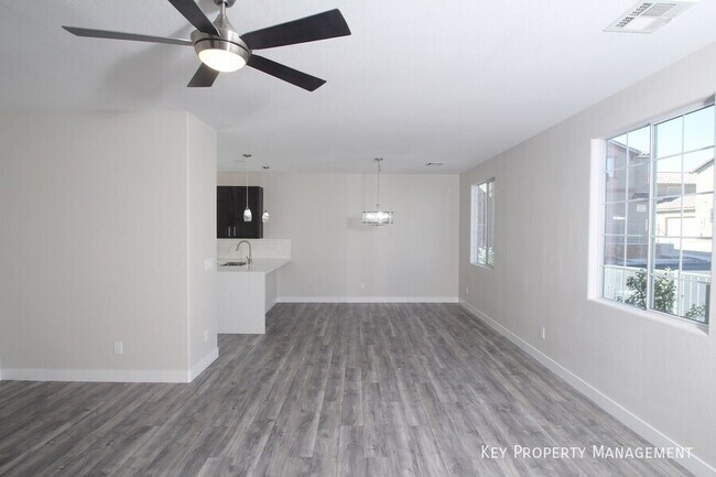 Foto del edificio - 7916 Violet Dawn St
