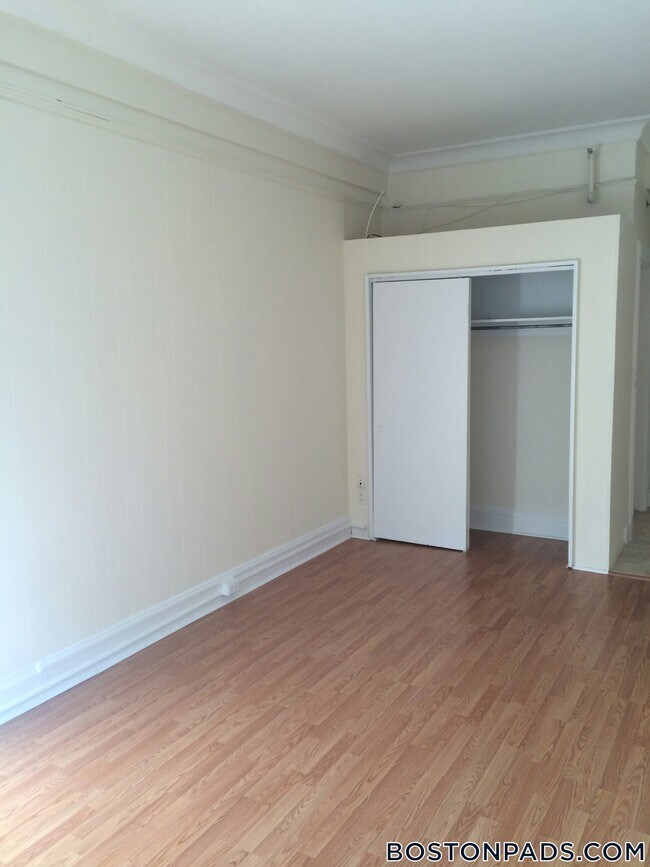 Building Photo - 62 Boylston St