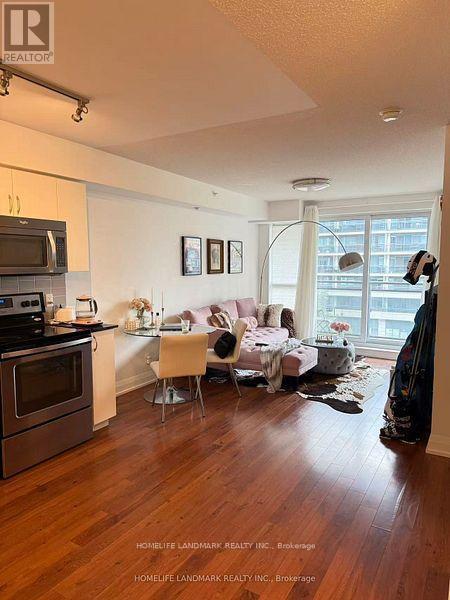 Photo du bâtiment - 376 Hwy 7