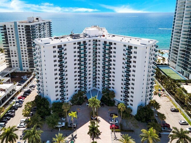 Foto del edificio - 3001 S Ocean Dr