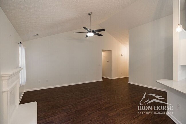 Foto del edificio - 112 Mint Pl