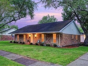 Building Photo - 6031 Cerritos Dr