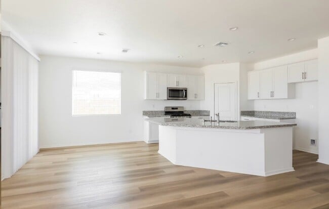 Building Photo - 27165 Goldstone Dr