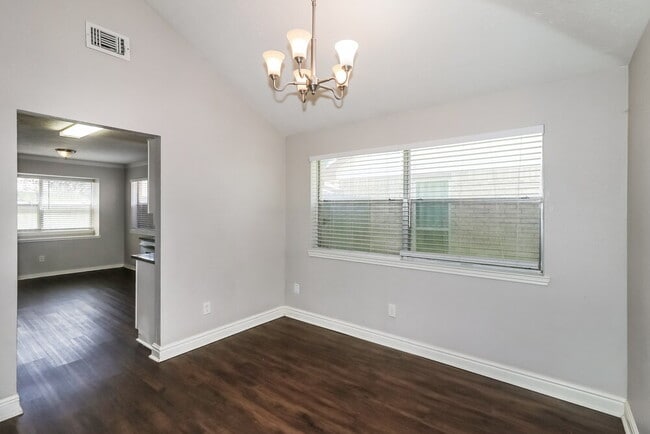 Building Photo - 19411 Winding Branch Dr